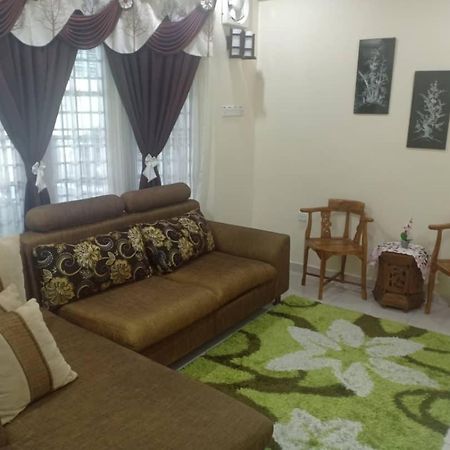 Kh Homestay Comfy N Calm Сери Манджунг Екстериор снимка