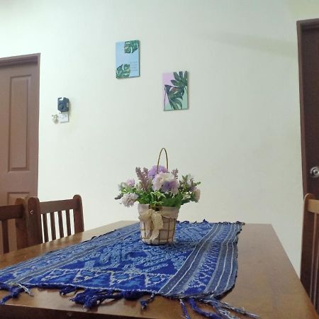 Kh Homestay Comfy N Calm Сери Манджунг Екстериор снимка