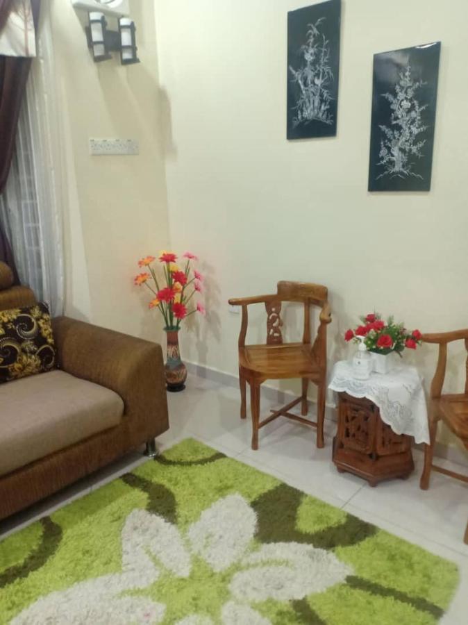 Kh Homestay Comfy N Calm Сери Манджунг Екстериор снимка