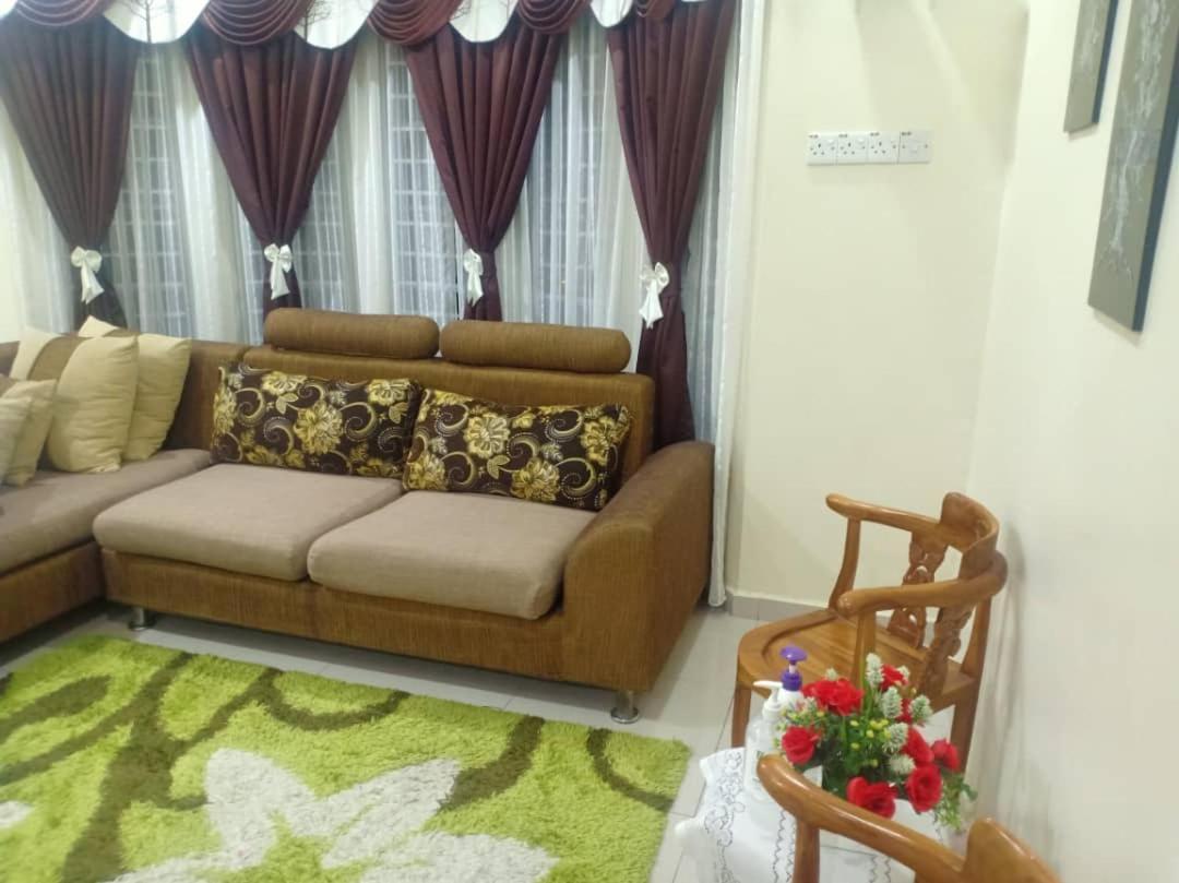 Kh Homestay Comfy N Calm Сери Манджунг Екстериор снимка