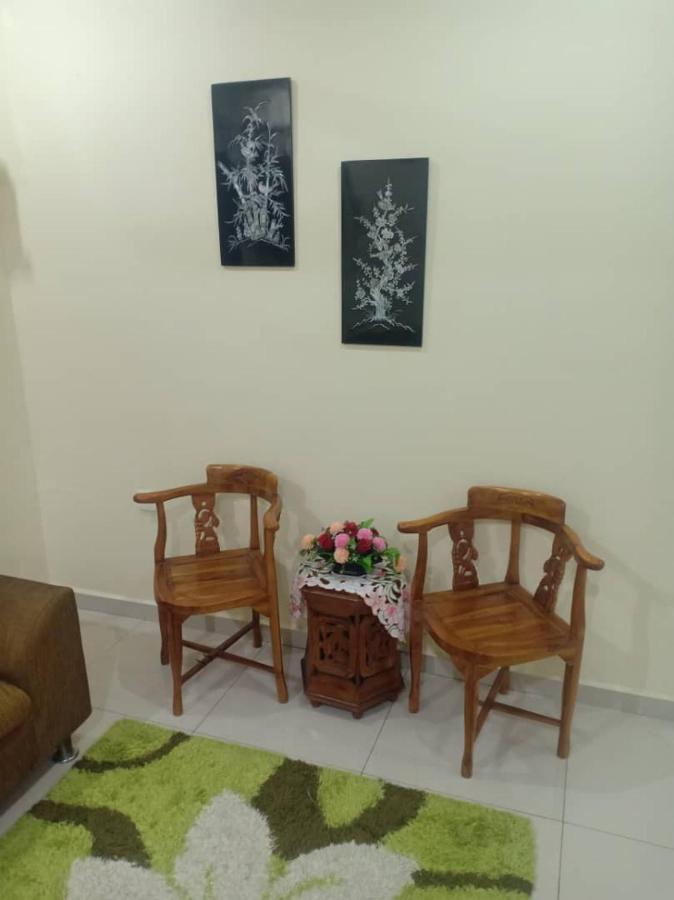 Kh Homestay Comfy N Calm Сери Манджунг Екстериор снимка