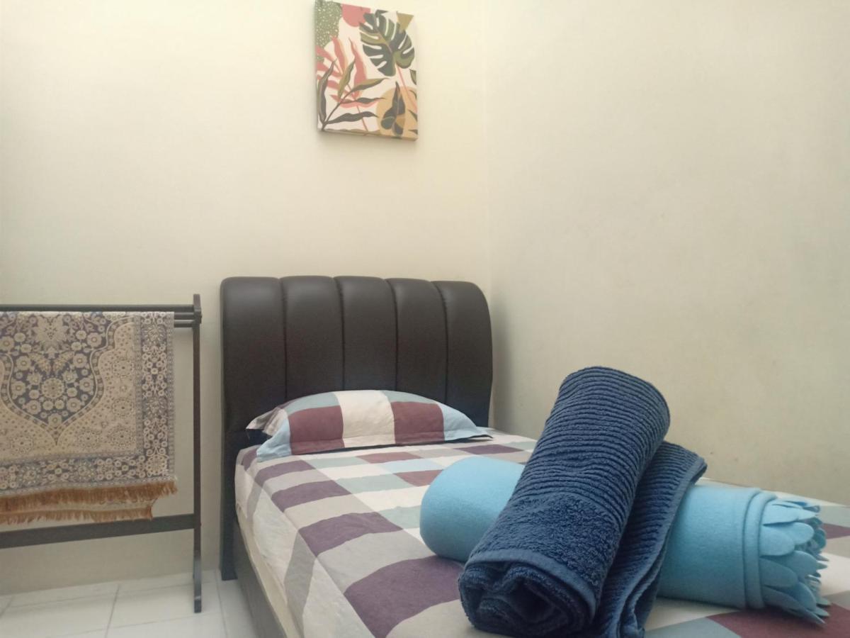 Kh Homestay Comfy N Calm Сери Манджунг Екстериор снимка